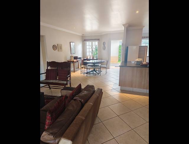 3 BEDROOM SIMPLEX FOR SALE IN SOMERSET PARK